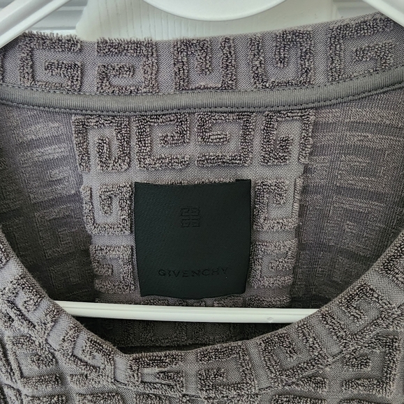 Givenchy 4G Terry T-Shirt & Short Set - Picture 7 of 12